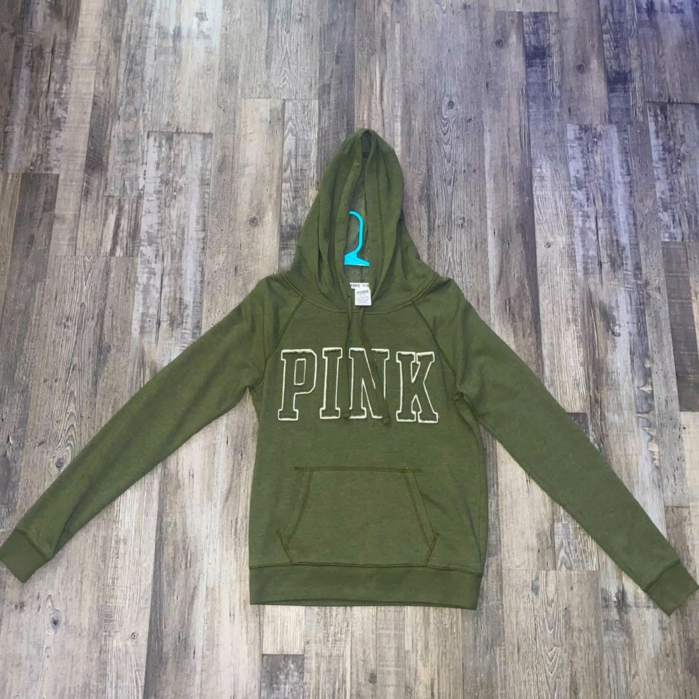 PINK VICTORIAS SECRET HOODIE
